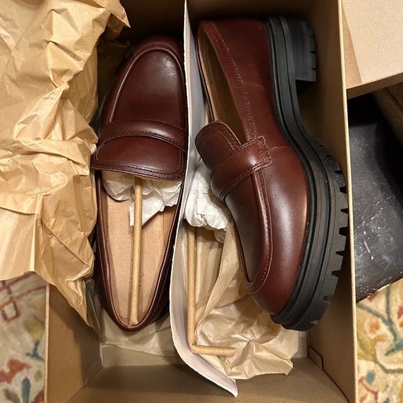 Women's Burgundy Loafers - Picture 4 of 4